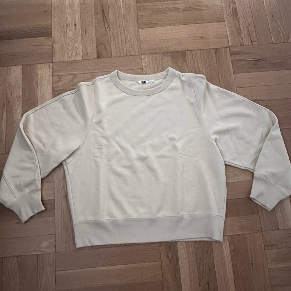 Uniqlo Beige Sweatshirt